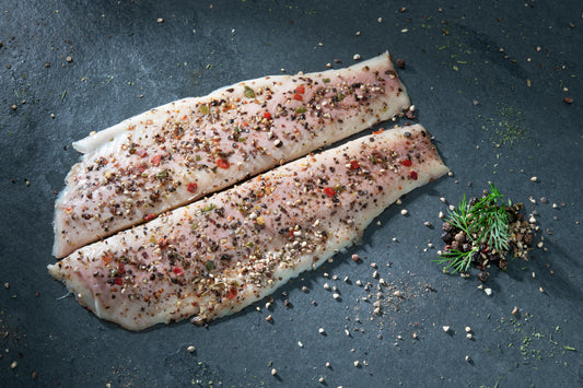 Forelle, geräuchert, filetiert, mit Pfeffer-Auflage, 140 - 180 gr.